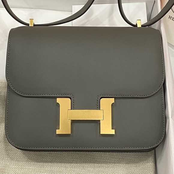 2023 Hermès CONSTANCE 18 MINI MIRROR GREY GRIS MEYER VEAU SWIFT LEATHER BAG GHW - Picture 3 of 16